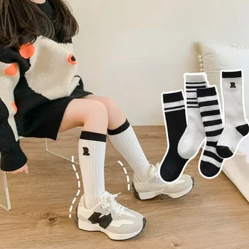 Новые школьные носки унисекс для подростков и студентов в Корейскую Черно белую полоску Гольфы до колена для детей Детские чулки 1-8 лет